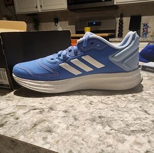 New In Box Adidas Blue and White Athletic Shoes Sz M 7.5 / W 8.5
